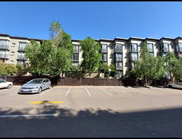 1 BEDROOM APARTMENT FOR SALE IN BRAAMFONTEIN WERF